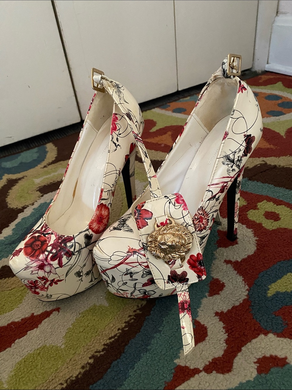 Floral Cream Platform High Heels with Gold Accent
